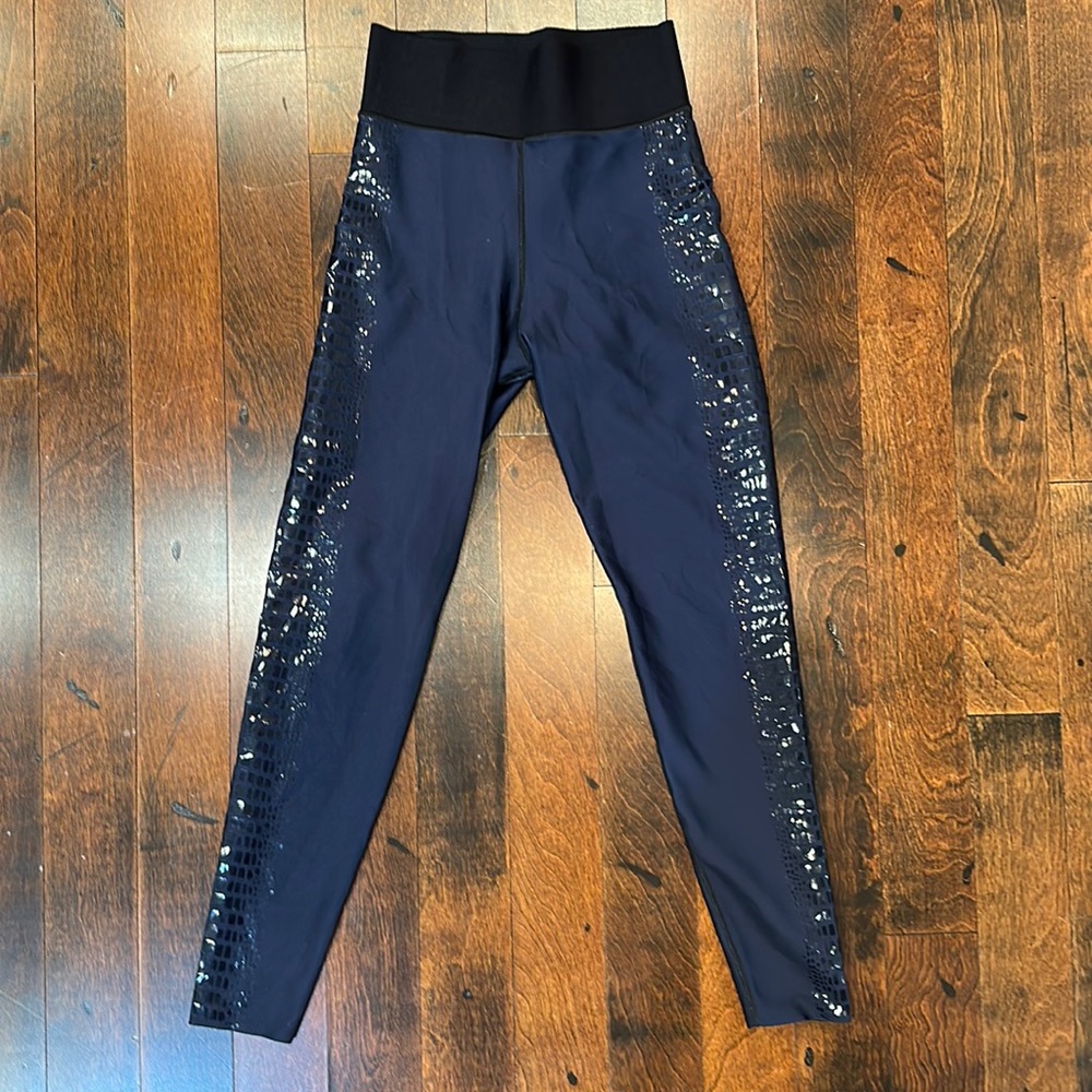 Ultracor Navy Blue Croc Embossed Legging - size Small